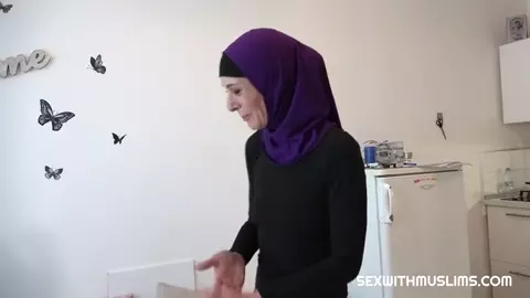 Muslim Girl Knows What This Man Needs