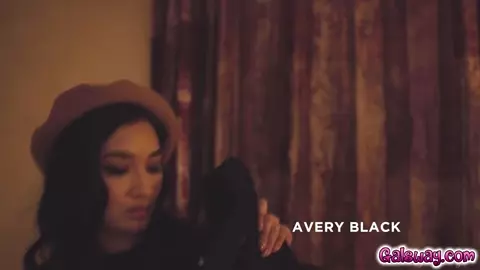 Avery Black enters Amari Anne's ebony pussy