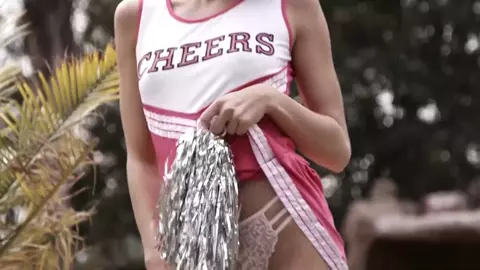 Emma Hix - Cheerleader