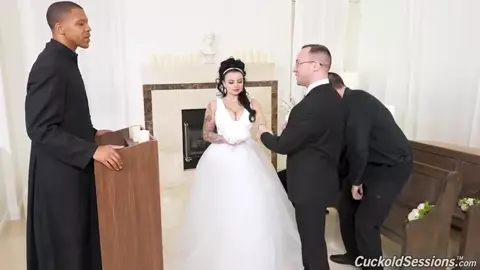 Busty Bride bangs after Ceremony with other Guys