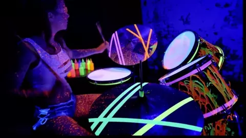 Felicity Feline - Banging The Drummer Felicity