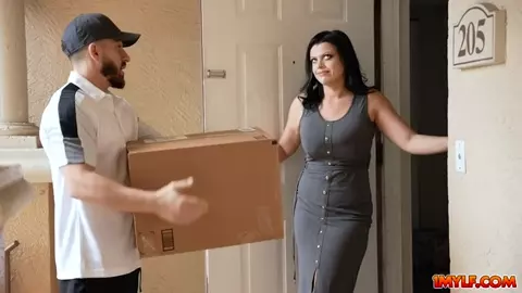 Delivery guy gets caught masturbating