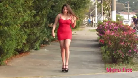 Fucking hot girl on the street in broad daylight